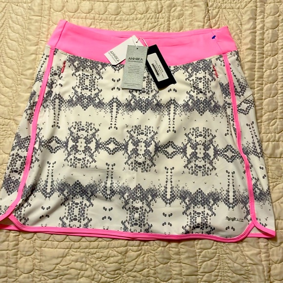 Annika Ladies Skort size Medium Cutter & Buck NWT - Picture 1 of 8